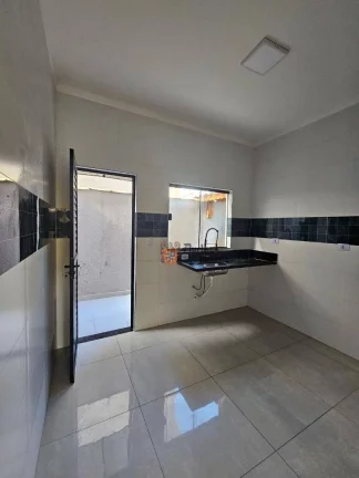 Imagem Sobrado com 3 dormitórios à venda, 100 m² por R$ 570.000,00 - Maracanã - Praia Grande/SP