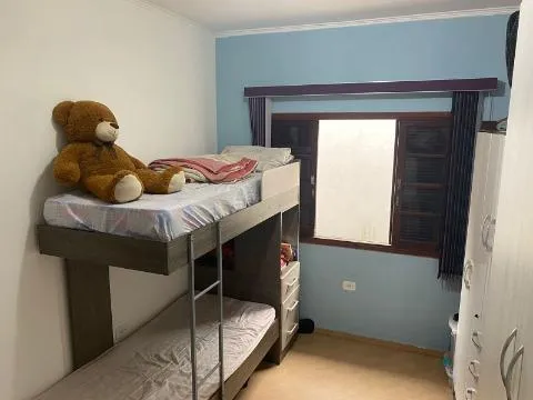 Imagem VENDA DE CASA TÉRREA NA VILA NELY, EM ITAQUAQUECETUBA/SP, 185m² com 3 dorm, suíte com ar-cond., piscina, área gourmet e vagas p 3 autos. CONSULTE-NOS.
