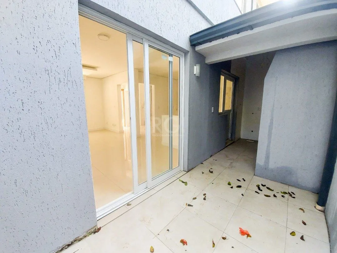Imagem Casa Condominio para Venda - 128.96m², 4 dormitórios, sendo 2 suites, 2 vagas - Tristeza