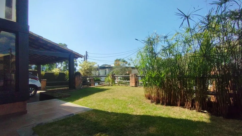 Imagem Casa em Condomínio para Venda em Teresópolis / RJ no bairro Várzea