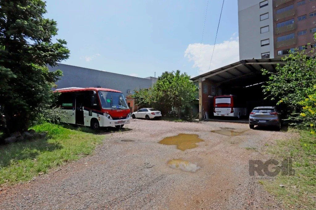 Imagem Vendo com exclusividade, 50m da PUC, terreno com 960 m2, 30,00m x 32,00m