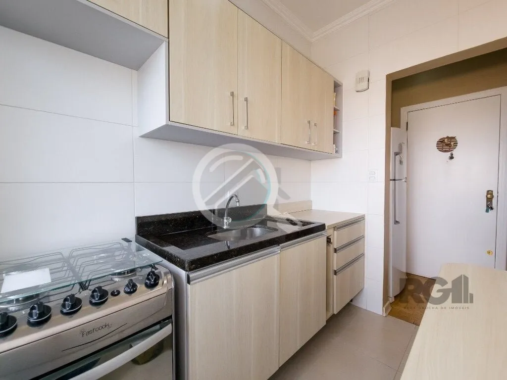 Imagem Descubra o charme de viver em Moinhos de Vento, Porto Alegre! Este apartamento moderno, localizado n...