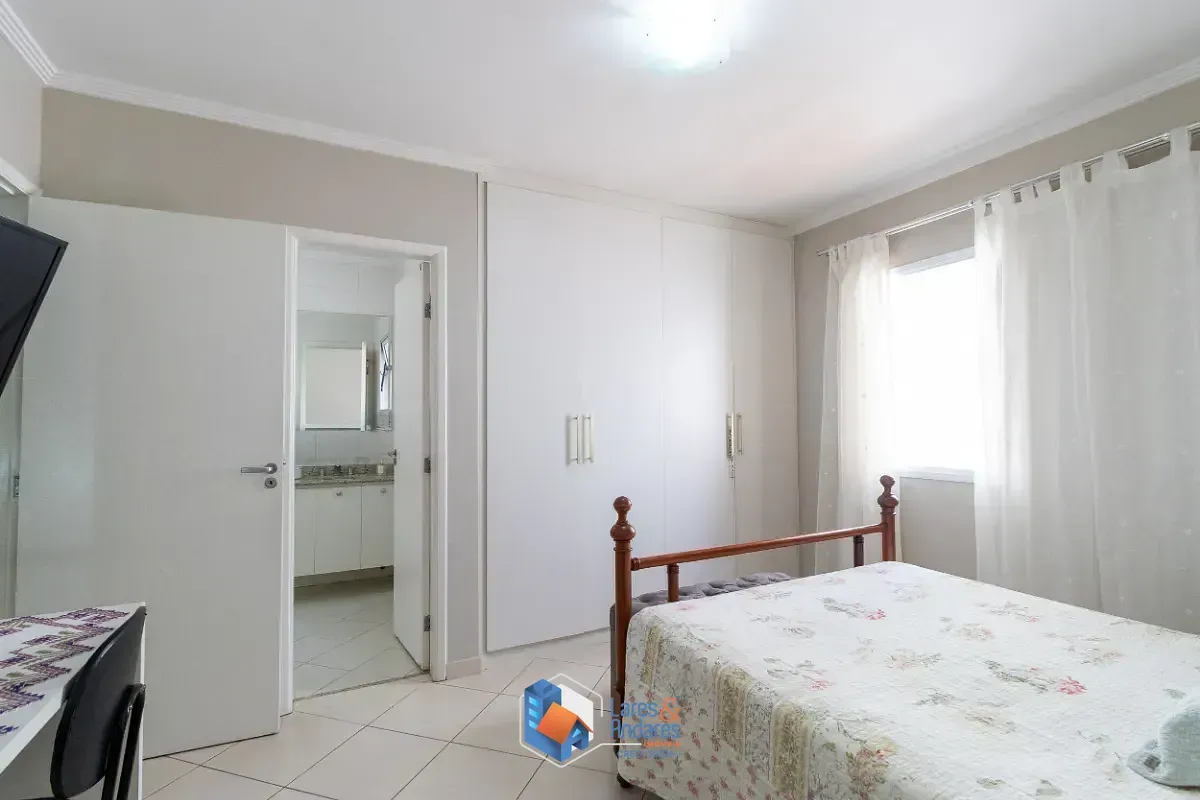 Imagem Casa no condomínio Residencial Recanto dos Pássaros para venda com 3 quartos, sendo 3 suítes, 220m²