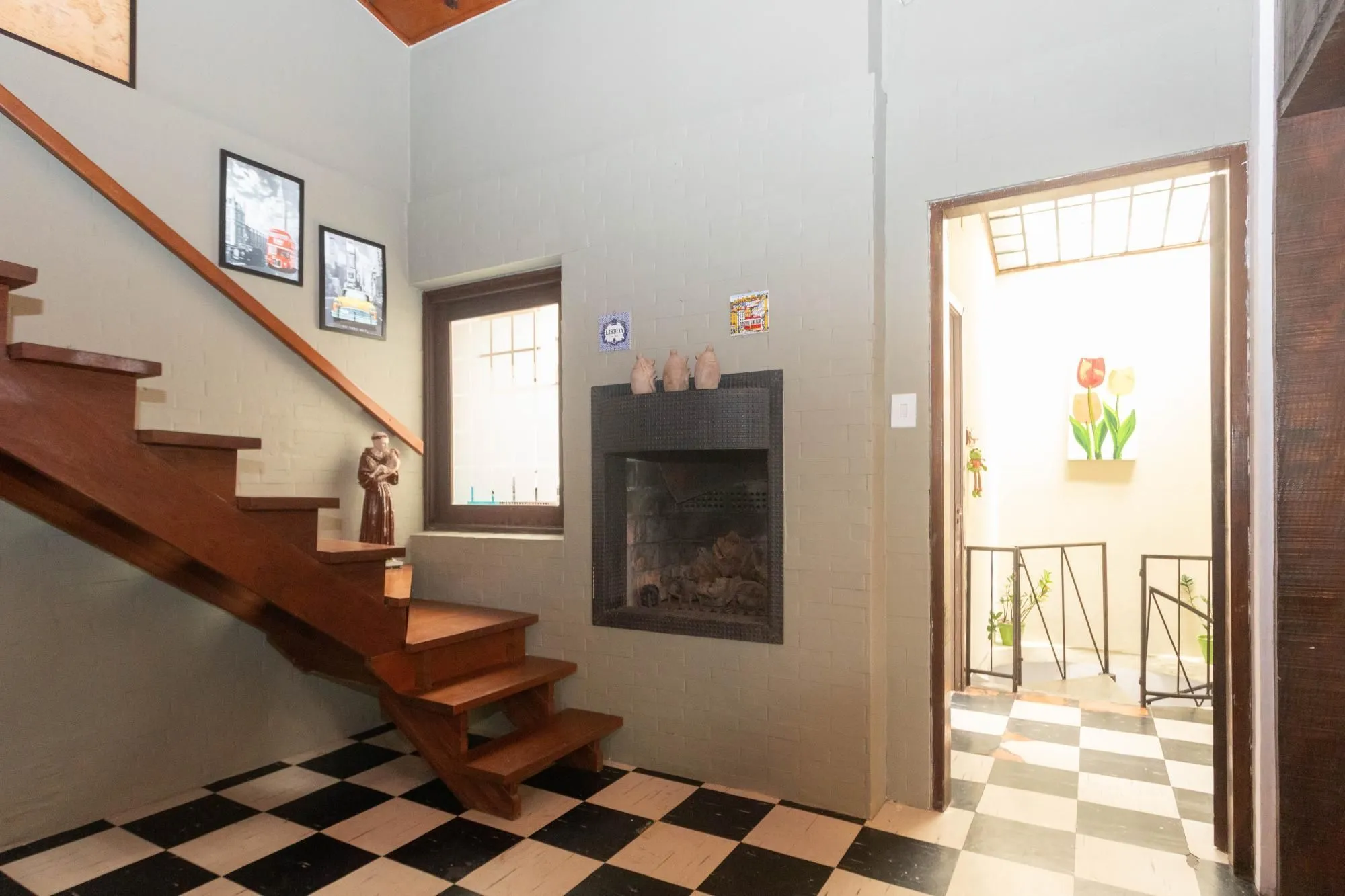 Imagem Casa em Condomínio com 5 quartos, 3 vagas e 350m²