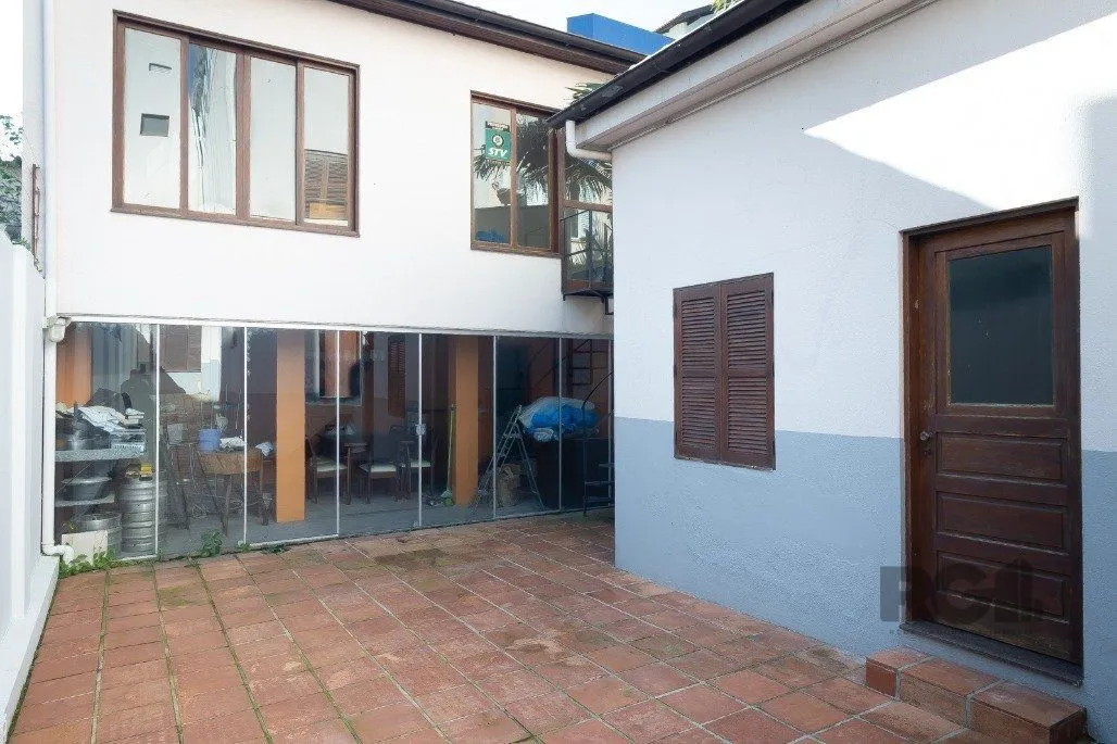 Imagem Casa incrível com 444m² privativos, para uso misto, residencial ou comercial.