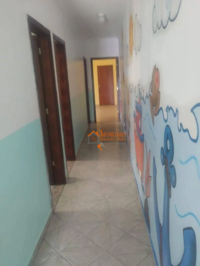 Imagem Sobrado com 3 dormitórios à venda, 300 m² por R$ 600.000,00 - Cidade Soberana - Guarulhos/SP