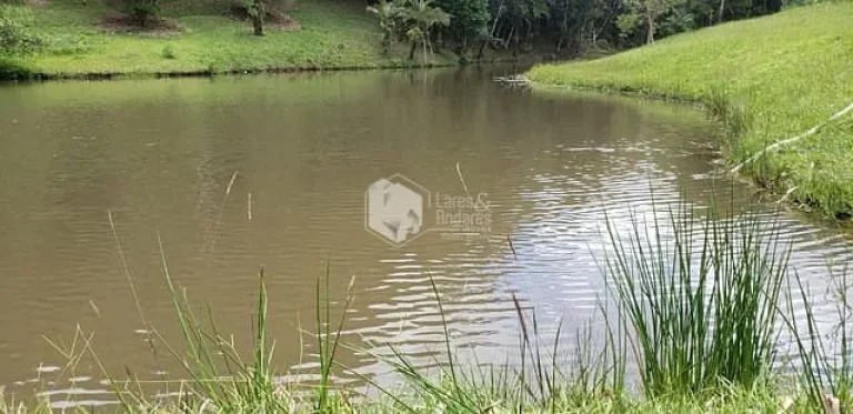 Imagem Chácara à venda, com 144.000m² com Plantas frutíferas, espaço gramado, 3 lagos com nascentes, Casa com 4 Dorm, lareira e muito mais - Embu-Guaçu, SP