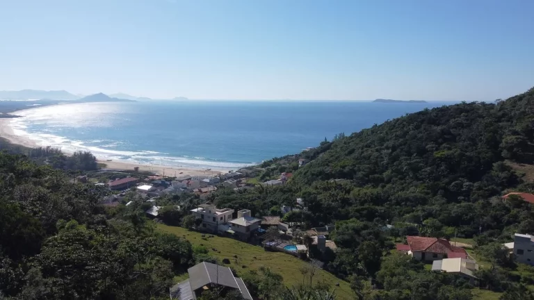 Imagem Terreno à Venda em Garopaba-SC, Praia da Gamboa, 973,63 m² de Área com Vista Mar!