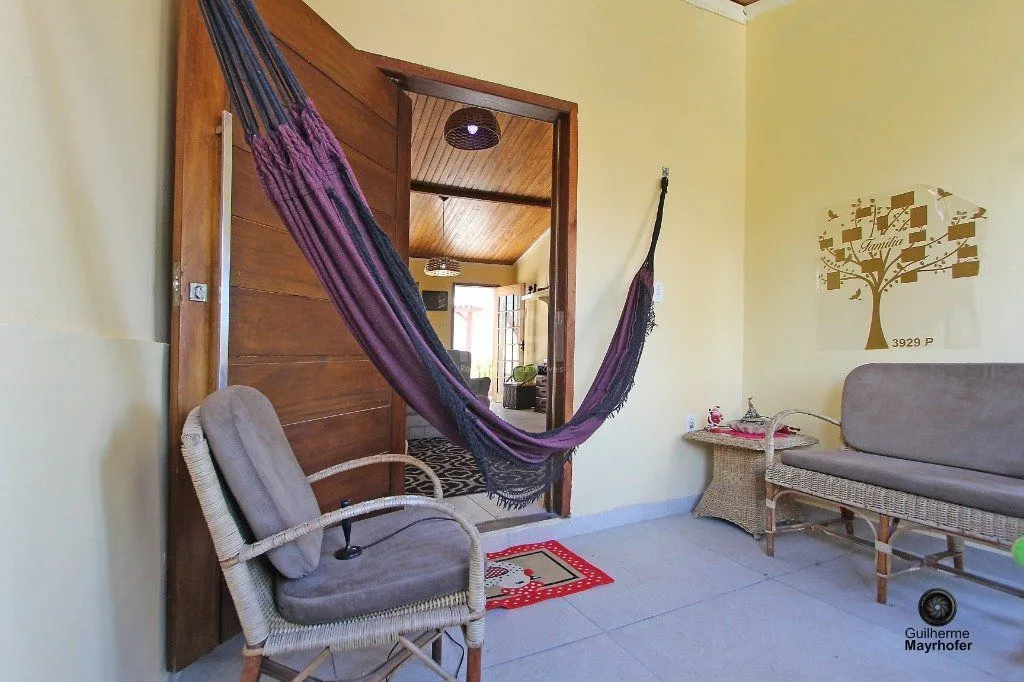Imagem Casa para Venda - 300m², 6 dormitórios, sendo 1 suites, 3 vagas - Menino Deus