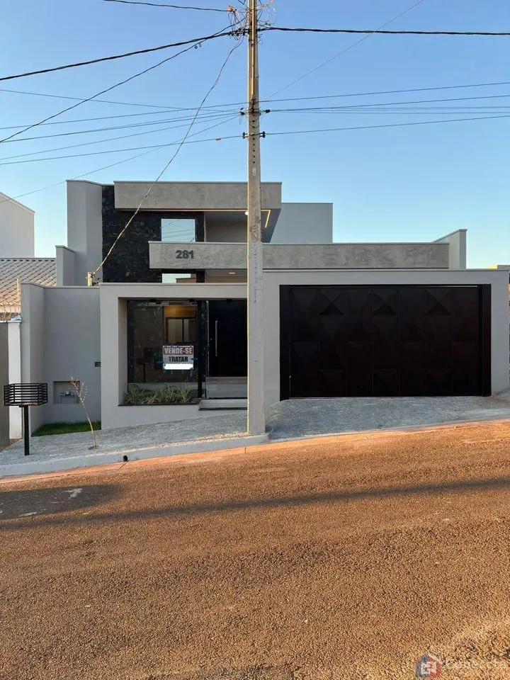 Imagem Casa com 3 dormitórios à venda, 146 m² por R$ 740.000,00 - Afonso Queiroz - Patos de Minas/MG