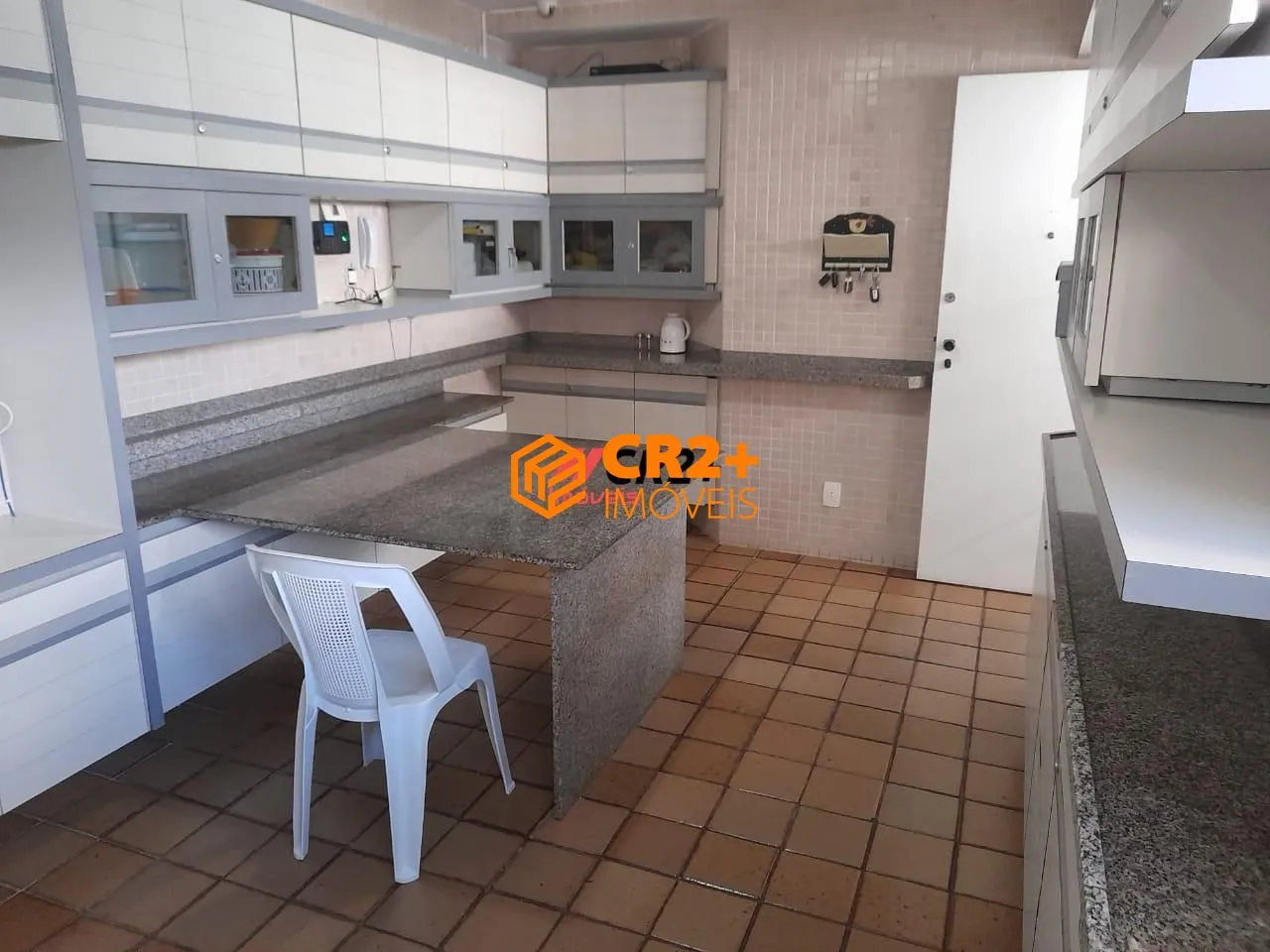 Imagem Cobertura a Venda com 5 Quartos, 3 suítes e Piscina com 460m² em Boa Viagem em R