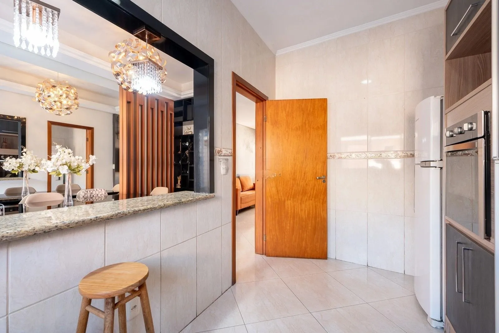 Imagem Sobrado moderno com 3 dor, suíte, piscina e espaço gourmet no Jardim Itu