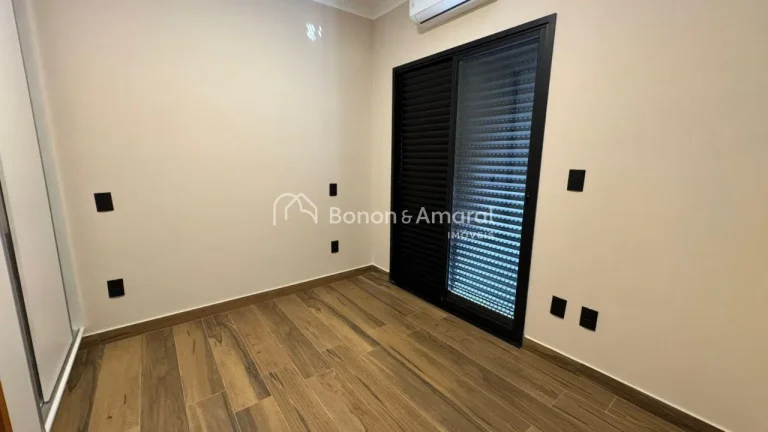Imagem Casa térrea com 3 suítes à venda no Condomínio Terras da Estância em Paulínia, SP

Excelente i...