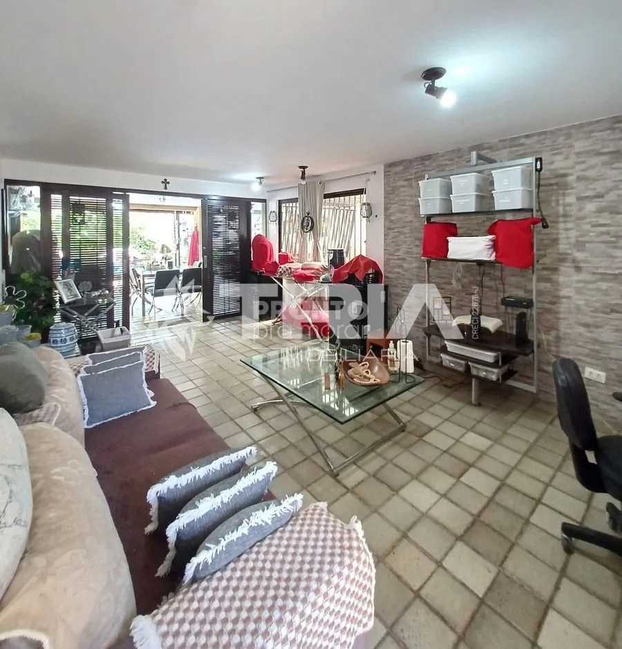 Imagem Casa de 4 quartos, 230m² no bairro Monteiro, em Recife