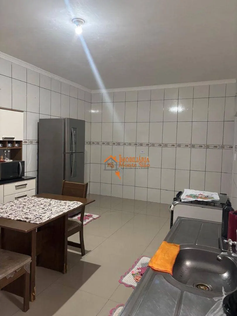 Imagem Sobrado com 4 dormitórios à venda, 166 m² por R$ 650.000,00 - Cidade Soberana - Guarulhos/SP