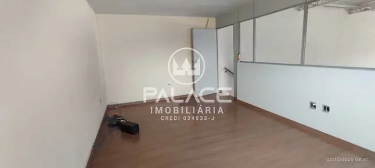 Imagem .Barracão Ótima Localização com 321,80 m² 
 Salão com area externa;
 Com 02 banheiros social;...