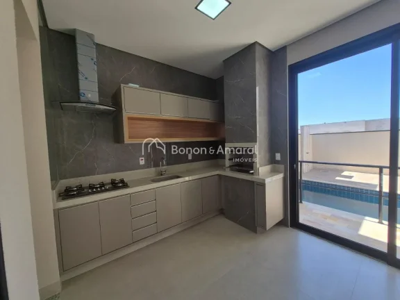 Imagem Casa moderna e sofisticada à venda em condomínio com segurança 24 horas, ideal para quem busca co...