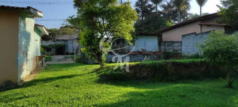Imagem Chácara com muito verde na Roseira