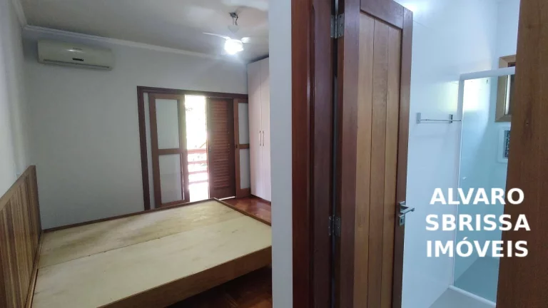 Imagem Casa com 4 dormitórios sendo 3 suítes, com piscina, no condomínio Chácaras Flora Itu SP - Único dono.