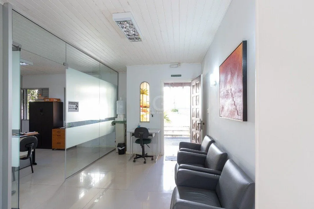 Imagem Casa para Venda - 199.62m², 5 dormitórios, 15 vagas - Tristeza