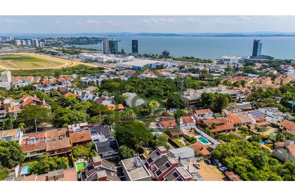 Imagem O terreno é amplo e espaçoso, com seus 1188m² sendo 22m x 54, proporciona versatilidade para uma ...