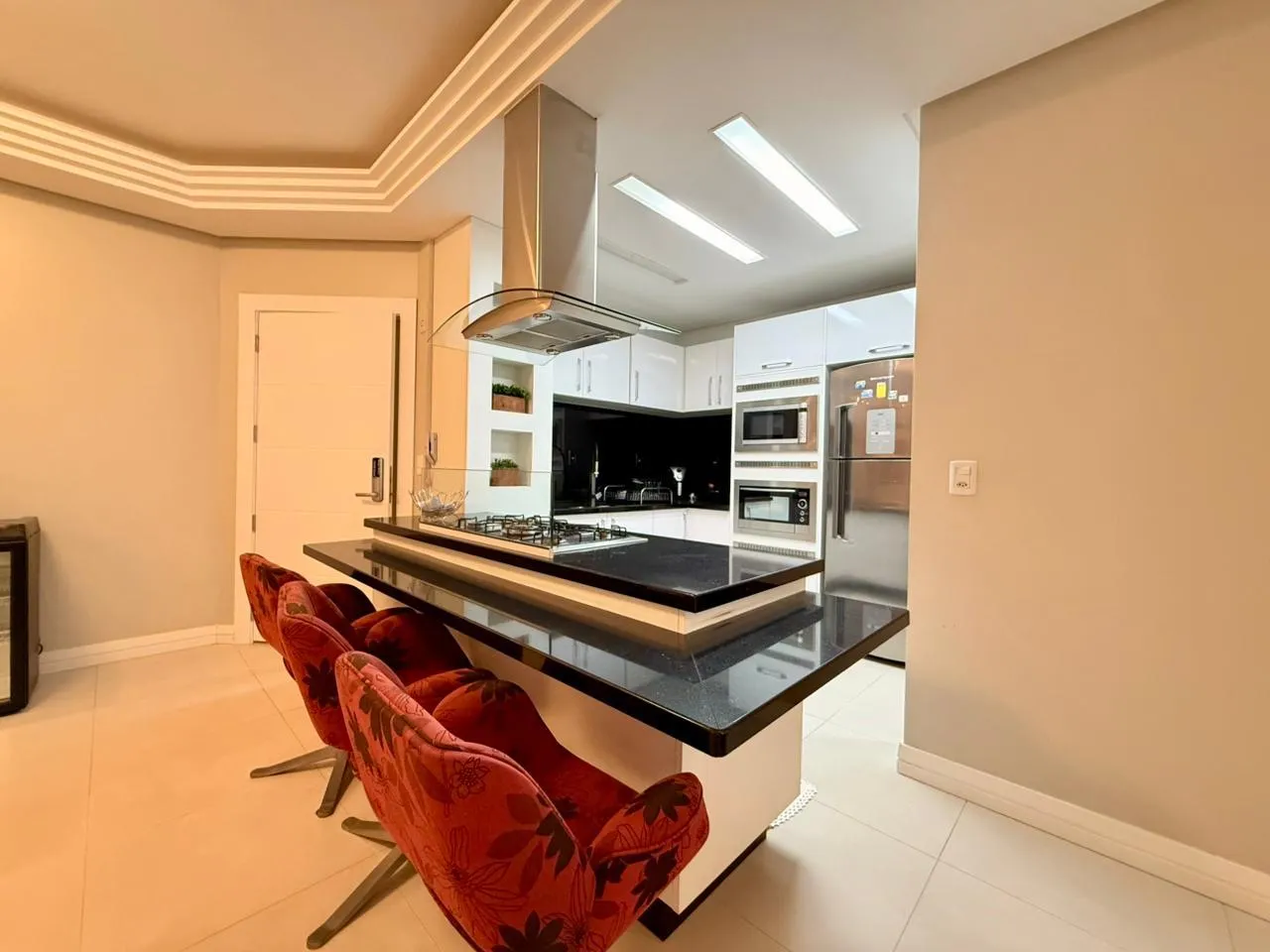 Imagem Apartamento com vista para o mar à venda com 161m2 por R$ 3.500.000,00