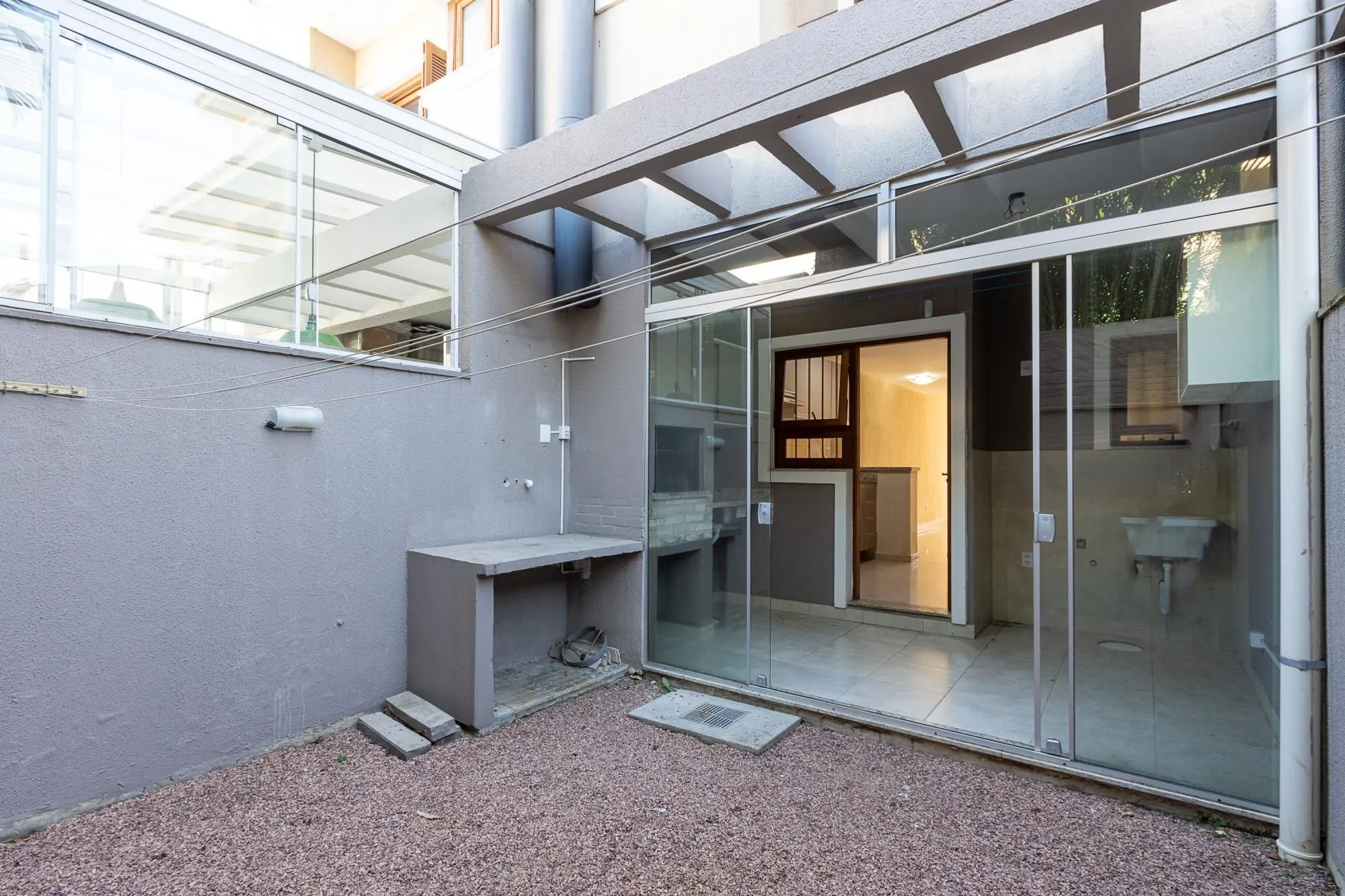 Imagem Casa para Venda - 135.78m², 3 dormitórios, sendo 3 suites, 1 vaga - Guarujá