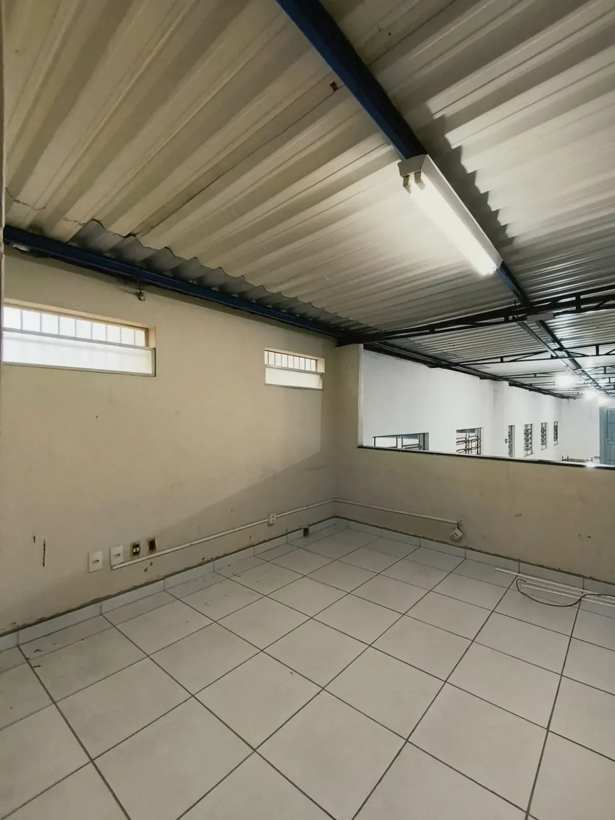 Imagem Galpão à Venda ou Locação, 250 m² em Tulipas - Jundiaí