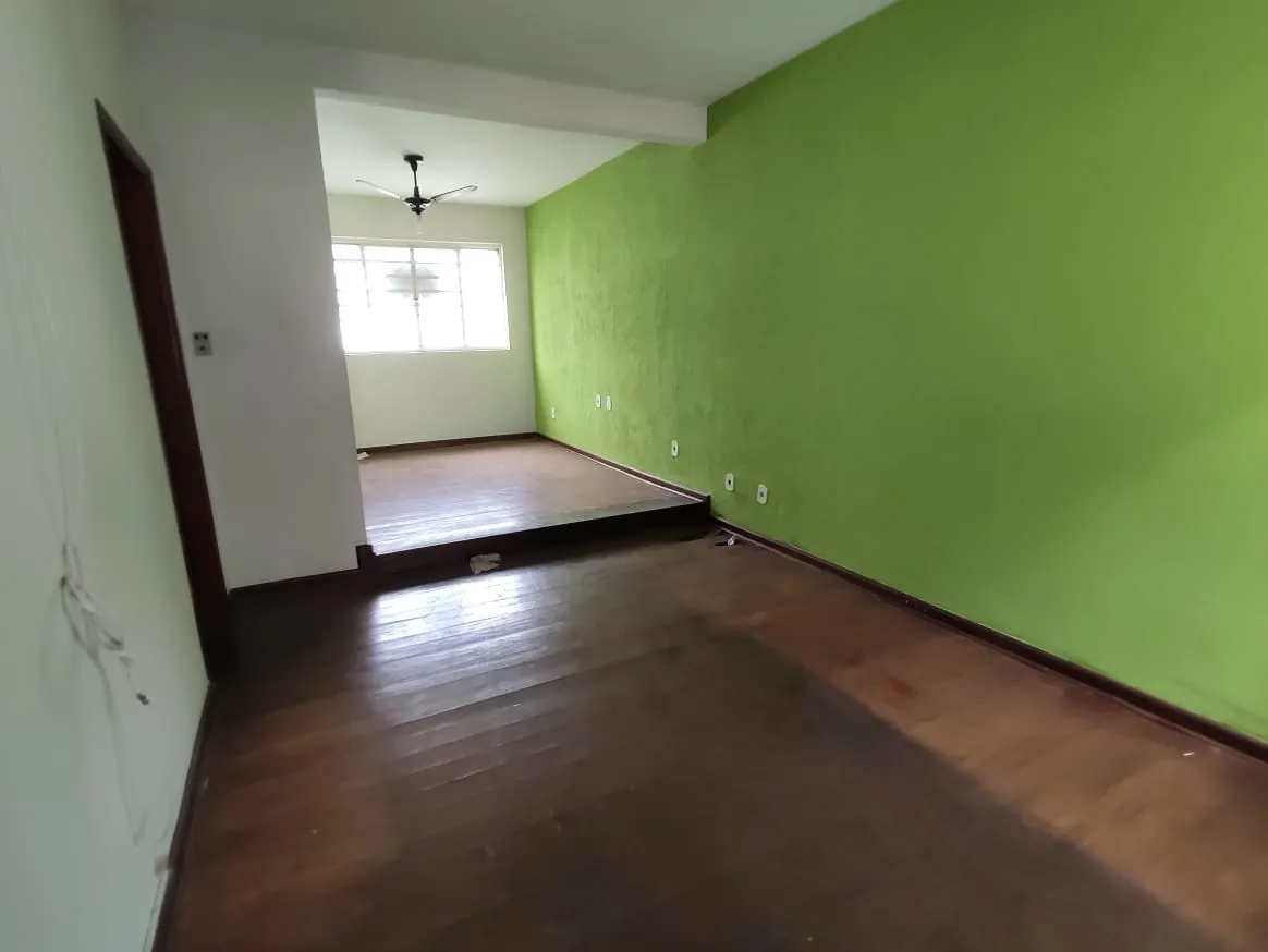 Imagem Casa à venda 2 Quartos, 1 Vaga, 250M², Centro, Taubaté - SP