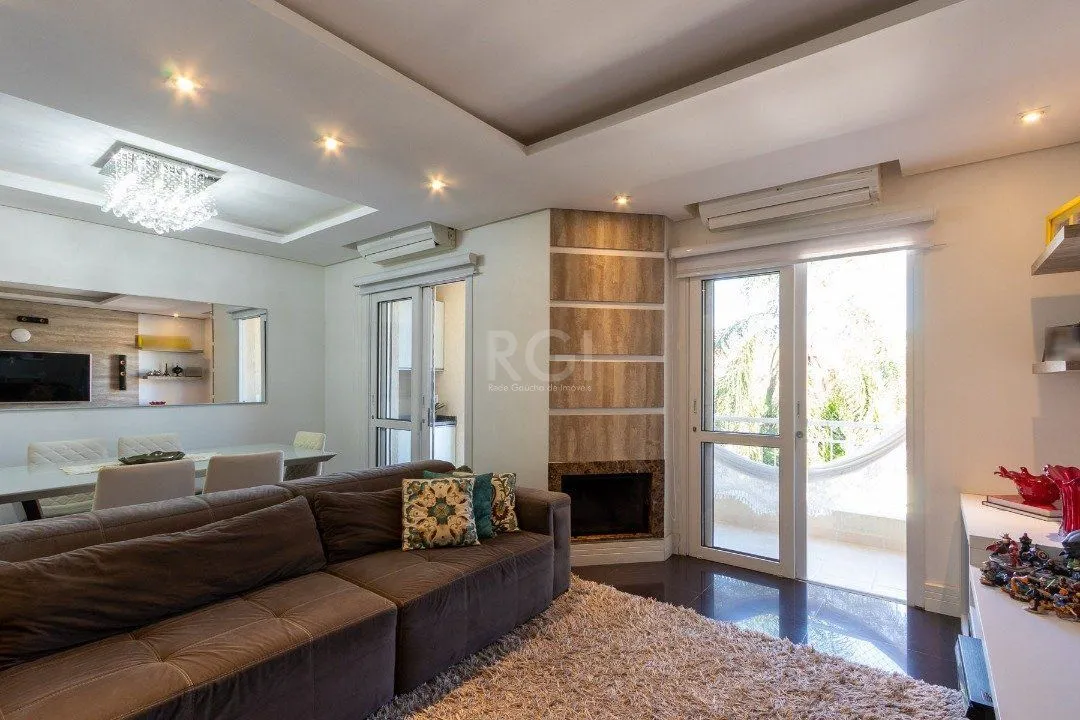 Imagem Casa Condominio para Venda - 245.29m², 3 dormitórios, sendo 1 suites, 2 vagas - Pedra Redonda
