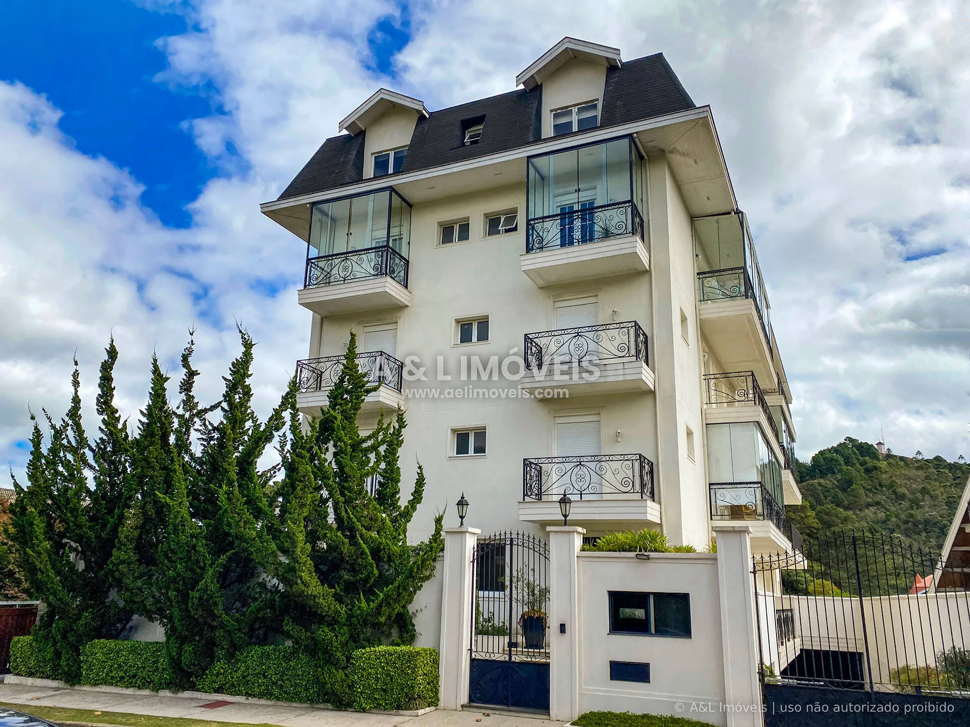 Imagem SAIU DE VENDA | Apartamento Vila Capivari | 176 m² | 3 Suítes | SPA