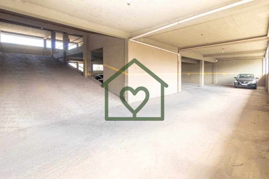 Imagem Prédio comercial com 1.700m² localizado no bairro Cristo Redentor. Localizado na Avenida Aliança ...