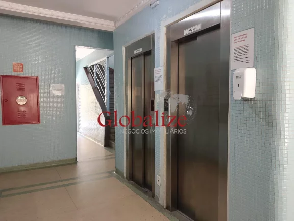 Imagem Kitnet térreo no Embaré em Santos com passagem para a praia por $ 270.000,00