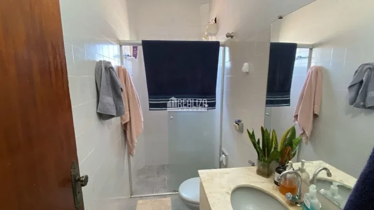 Imagem Apartamento com 3 dormitórios e suíte no Condomínio Edifício Fabiana, em Uberaba - Imperdível!