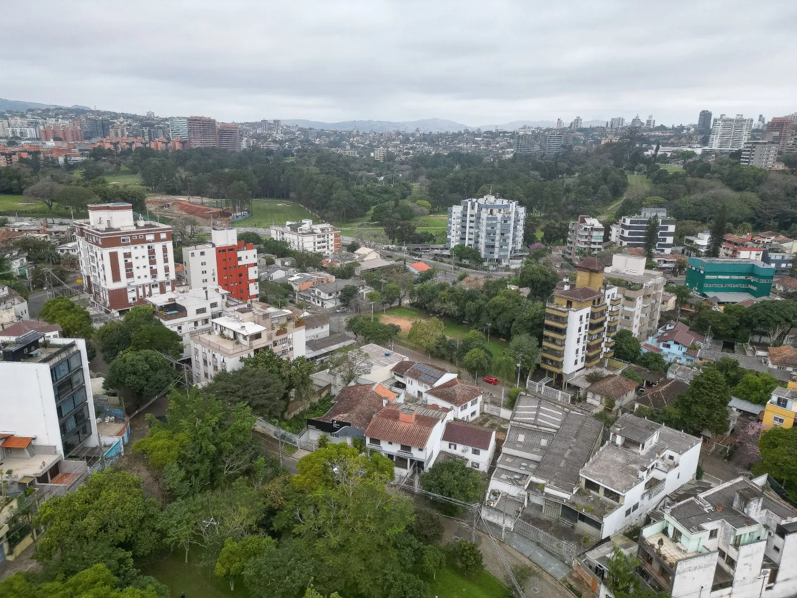 Imagem Casa à venda em Porto Alegre, Passo D'Areia, com 4 quartos, 600m2