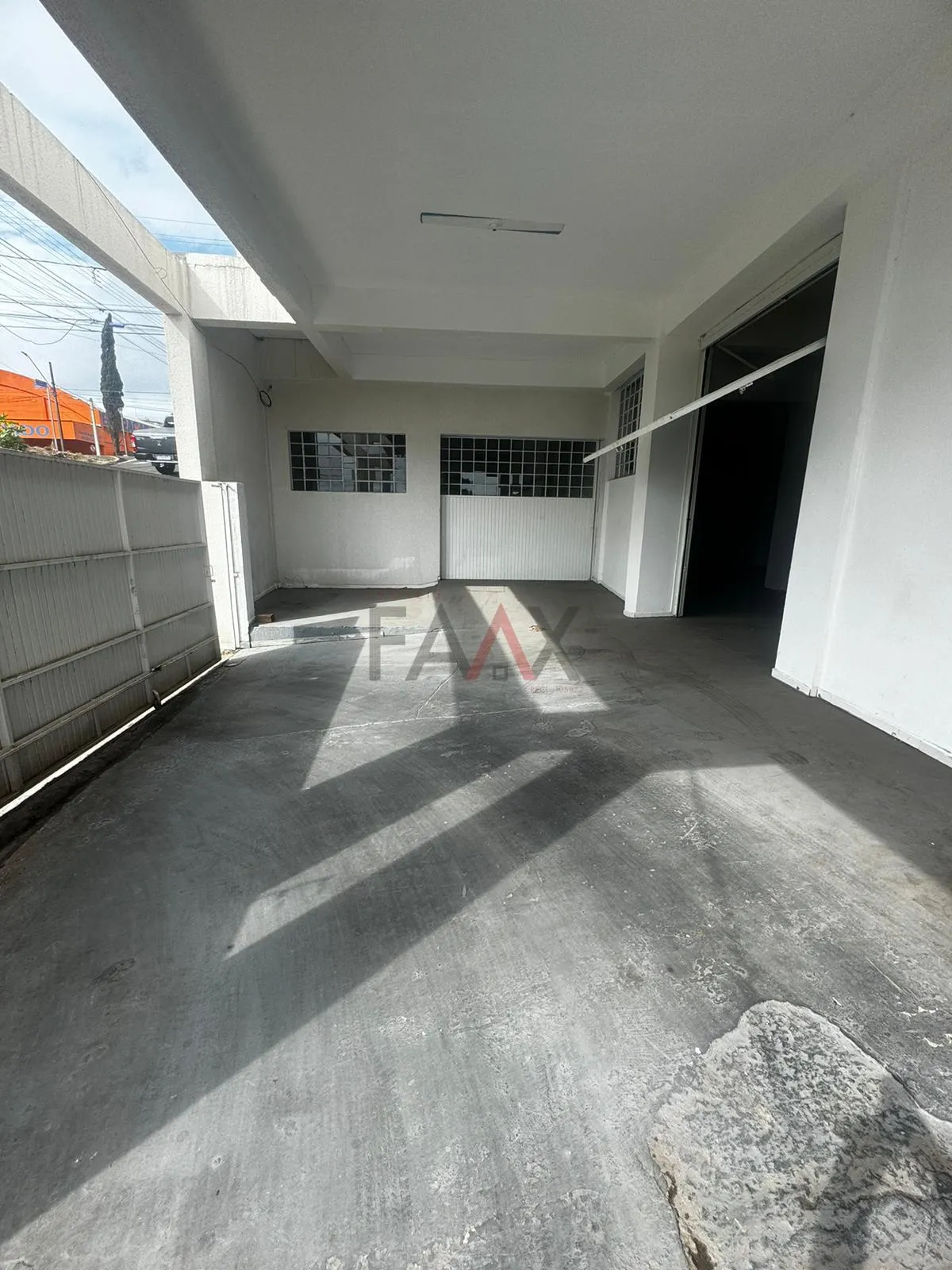 Imagem Sala Comercial de Esquina para locação no centro GUARAPUAVA - PR