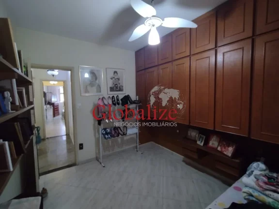 Imagem Belíssimo apartamento em Santos na Ponta da Praia a uma quadra da praia com 3 dormitórios, uma suíte e varanda à venda por R$ 1.012.000,00