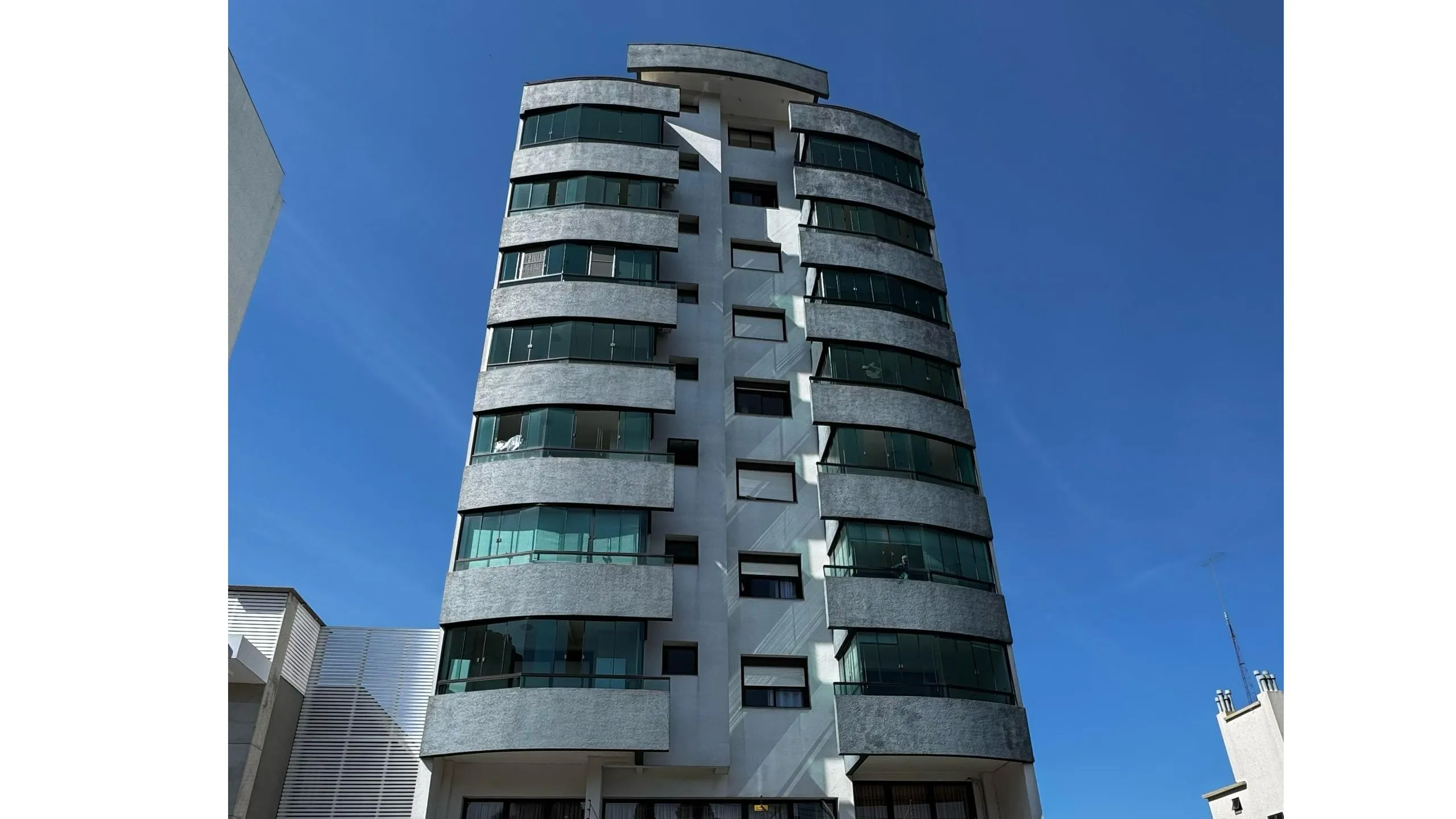Foto do imóvel Sala comercial à venda em Caxias do Sul, Centro, 750m2