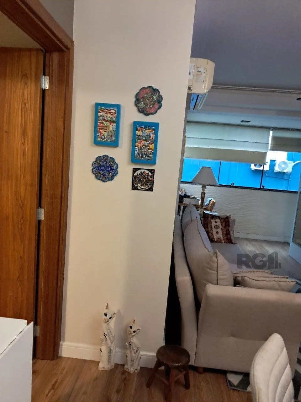 Imagem Apartamento de dois quartos, suíte e uma vaga de garagem no bairro Santana em Porto Alegre.