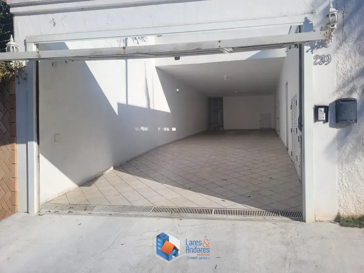 Imagem Casa para venda em Parque dos Príncipes com 3 quartos, sendo 3 suítes, 327m²