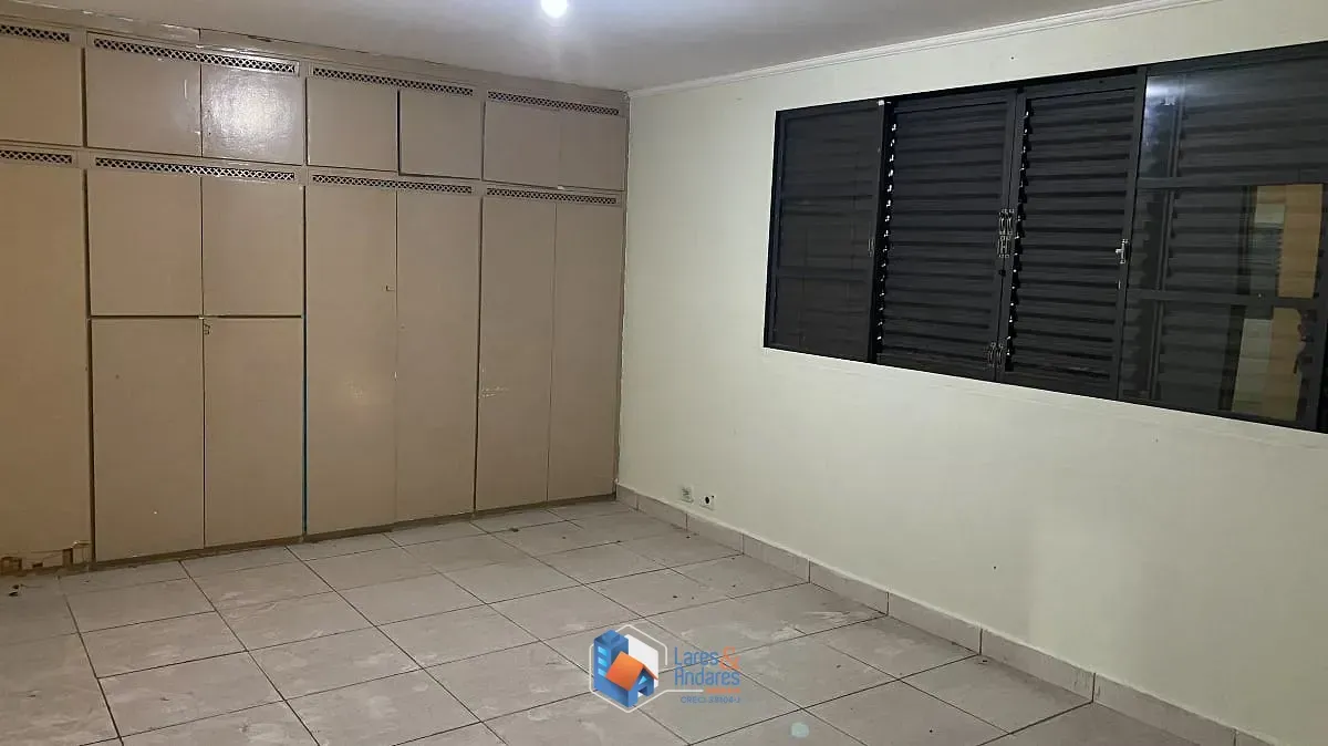Imagem Sobrado para venda em Jardim Remo com 3 quartos, sendo 3 suítes, 239m²