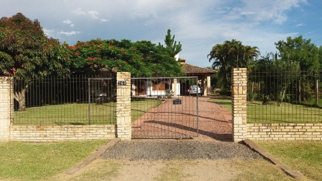 Imagem Casa para Venda - 220m², 2 dormitórios, sendo 1 suites, 4 vagas - Belém Novo