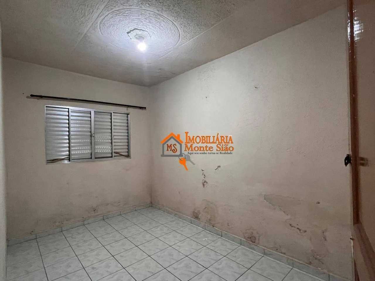 Imagem Casa com 3 dormitórios à venda, 200 m² por R$ 298.000,00 - Cidade Tupinambá - Guarulhos/SP