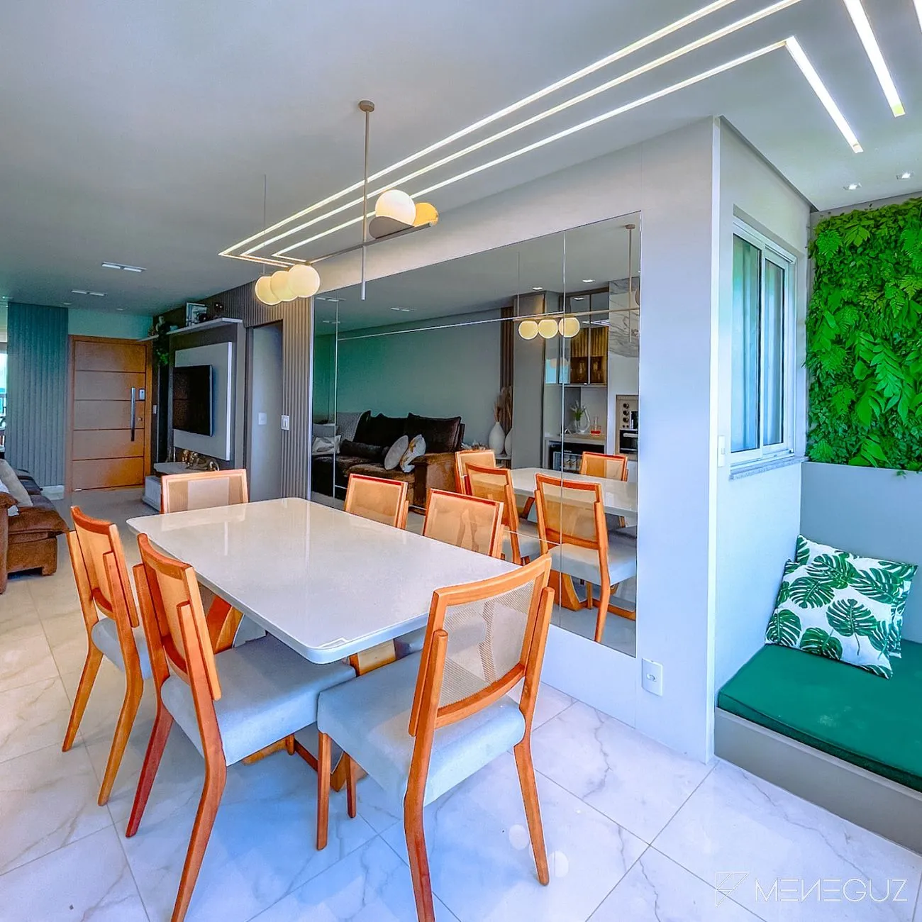Imagem Apartamento 3 Quartos a venda de para Frente Mar da Praia do Morro finamente mobiliado e decorado