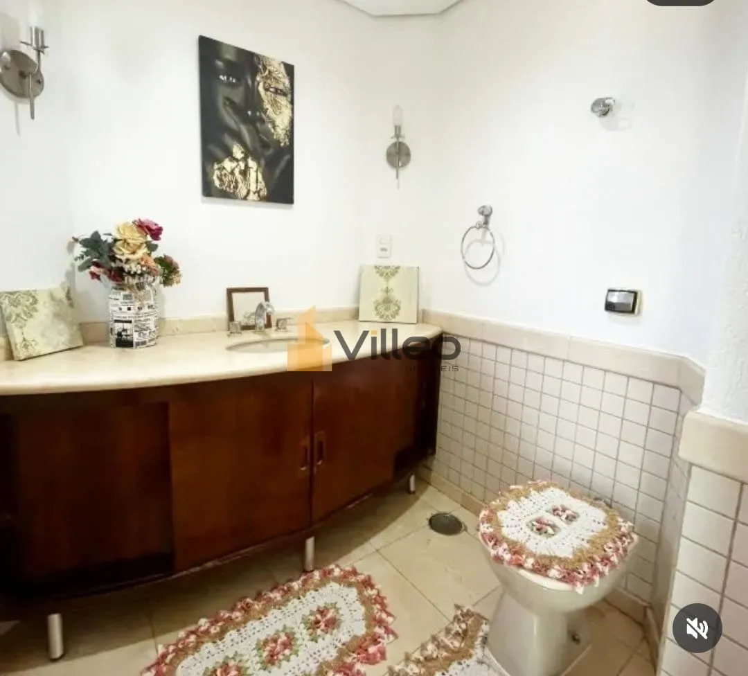 Imagem Apresentamos este elegante apartamento duplex no Edifício Mônaco, localizado no coração de Soroc...