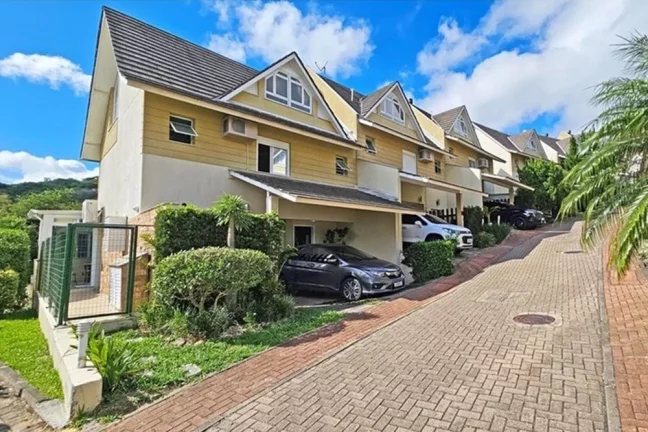 Imagem Casa em Condomínio para venda no bairro Teresópolis em Porto Alegre