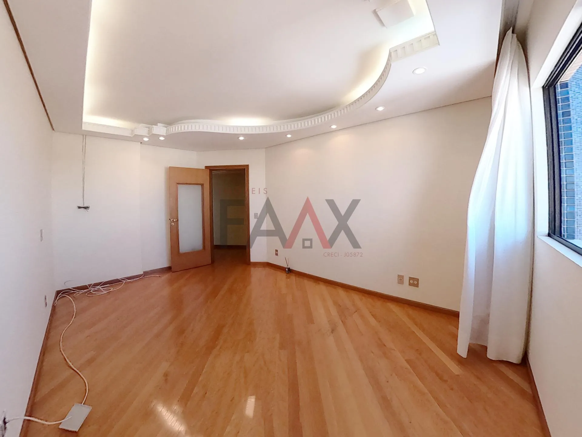 Imagem Apartamento à venda no centro ao lado da Catedral em Guarapuava - PR