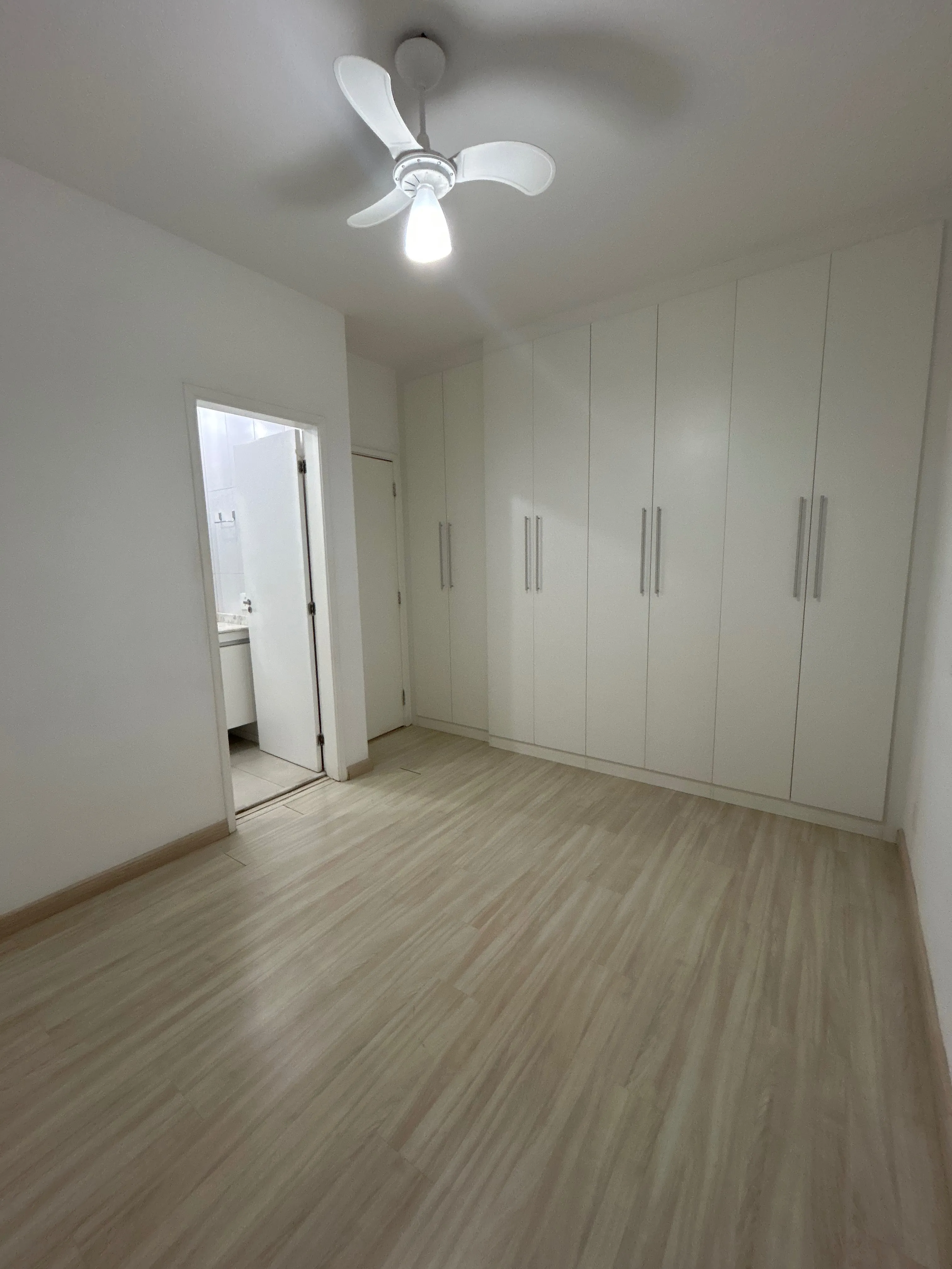 Imagem Apartamento com 2 Quartos à Venda, 78 m² por R$ 550.000