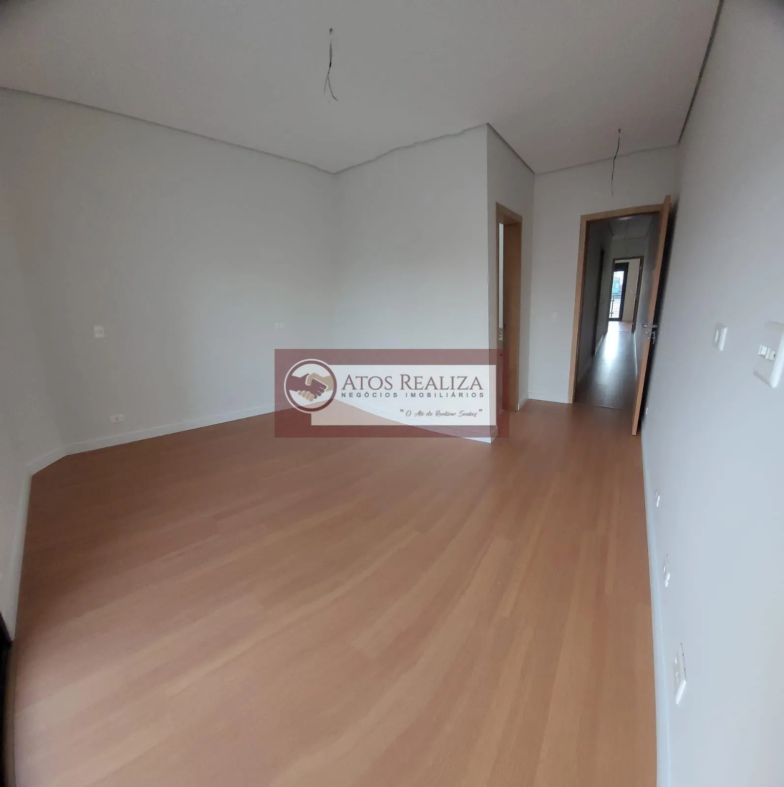 Imagem VENDO SOBRADO DE 3 DORMITÍRIOS, SENDO 3 SUÍTES, 2 VAGAS DE GARAGEM, NO BAIRRO CAMPO GRANDE - SÃO PAULO