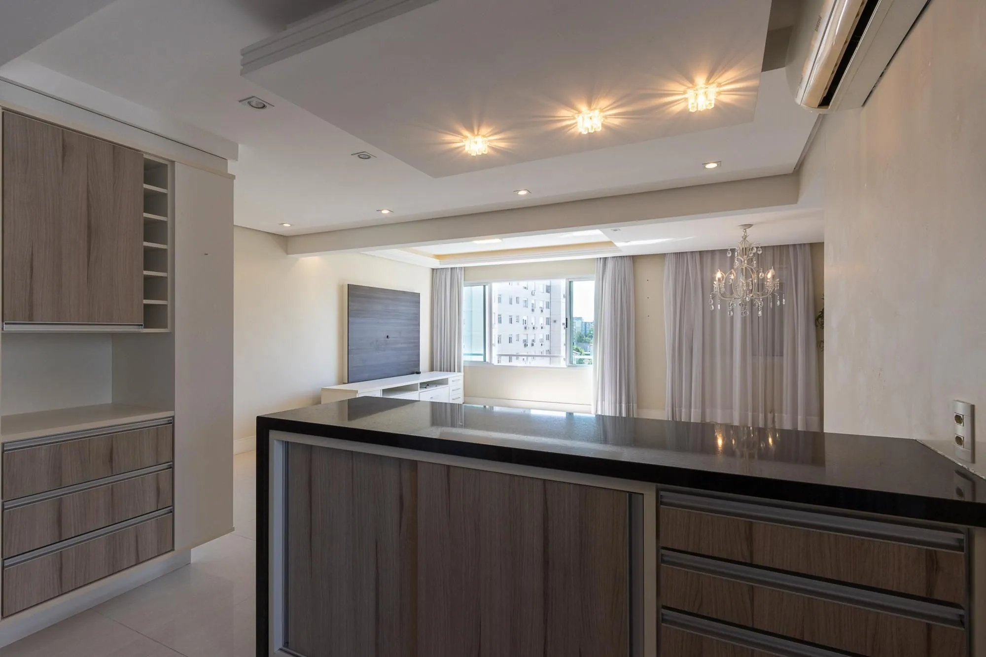 Imagem Apartamento de 3 dormitórios, 1 suíte e 2 vagas escrituradas no bairro Tristeza.